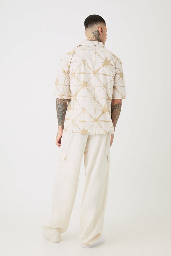 Tall kurzärmliges Hemd mit abstraktem Print