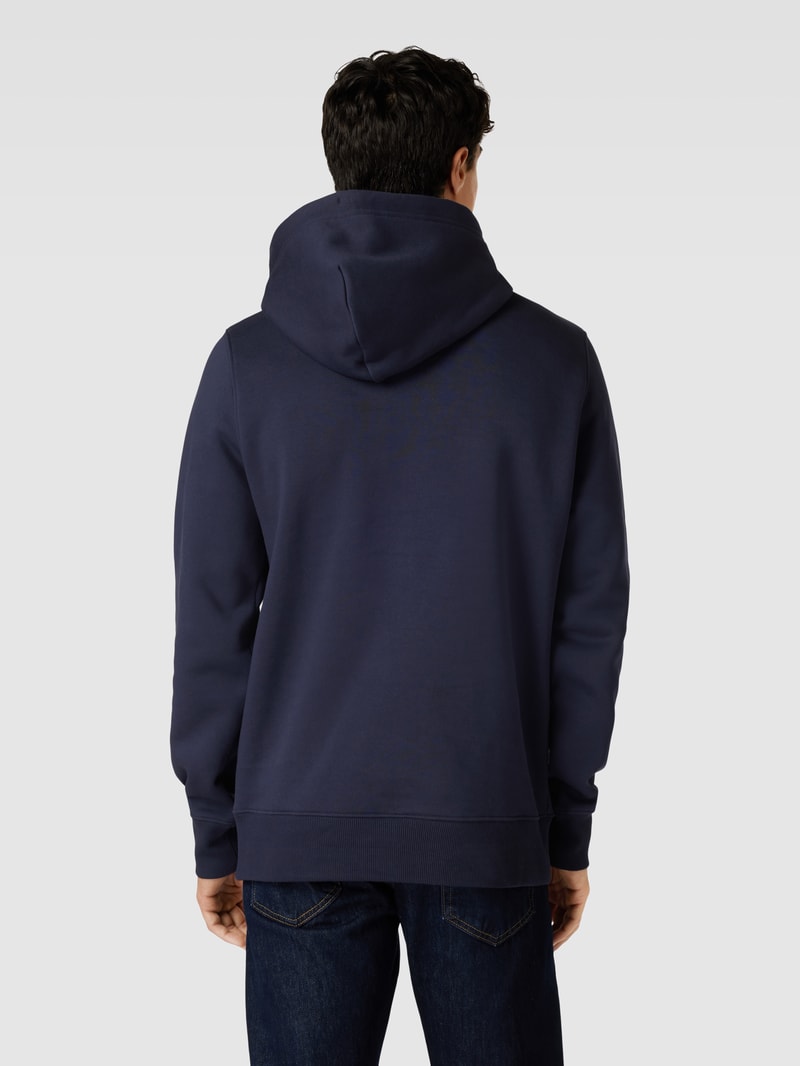 Hoodie mit Label-Stitching Modell 'SHIELD' in marineblau