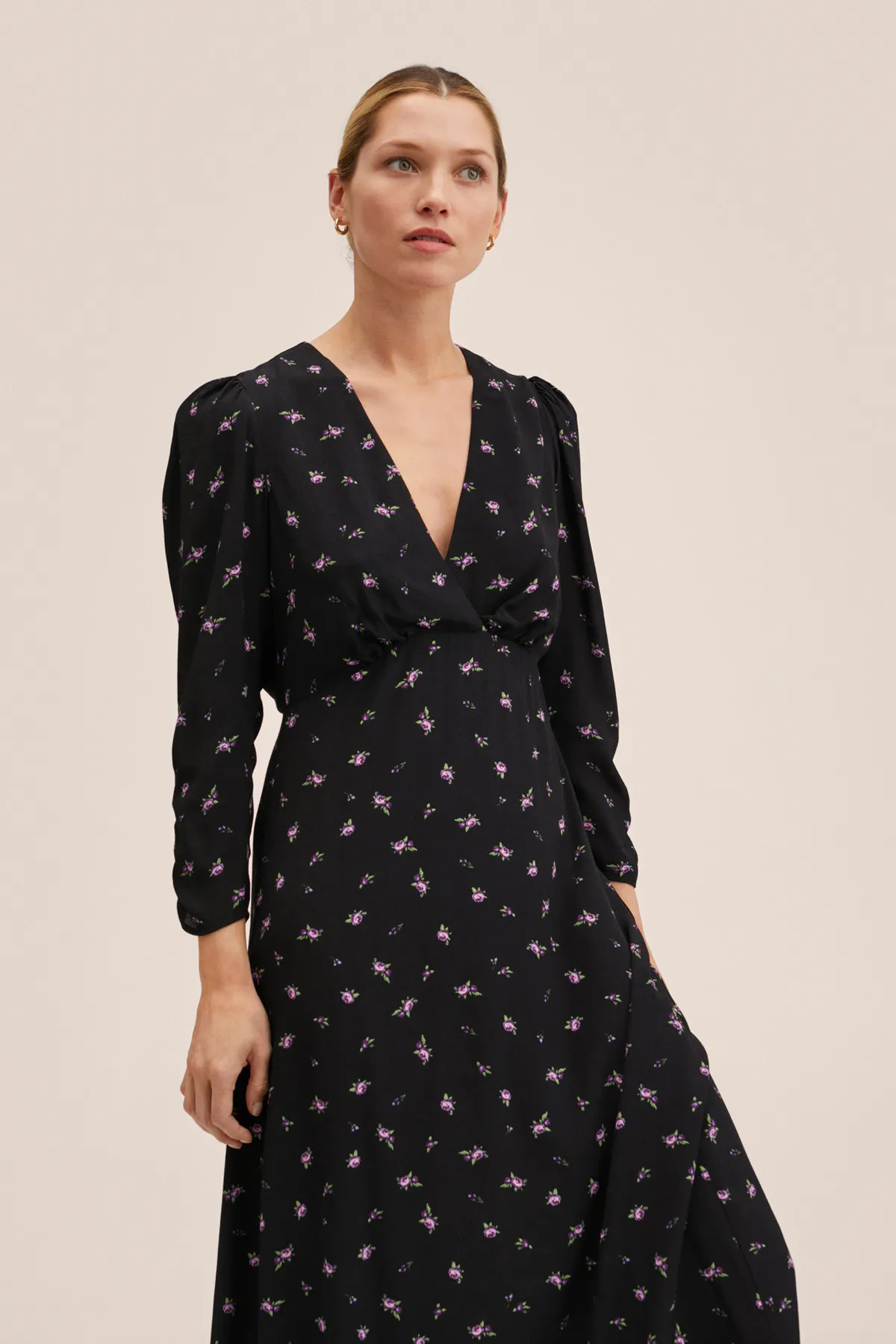 MANGO  27004016 Kleider und Overalls Schwarz