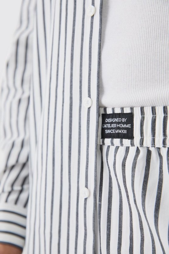 Oversize Shorts-Set mit Nadelstreifen und Logo-Bund