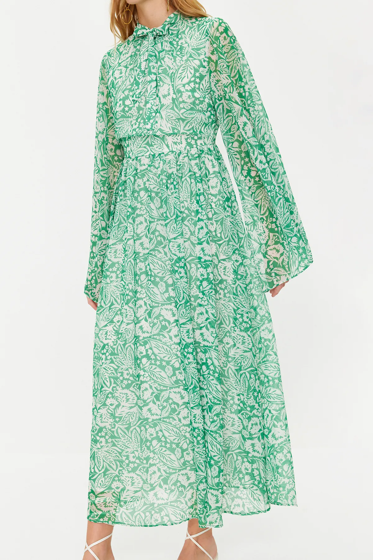 Trendyol Modest  Grünes, gewebtes, gefüttertes Chiffon-Blumenabendkleid TCTSS24DB00015