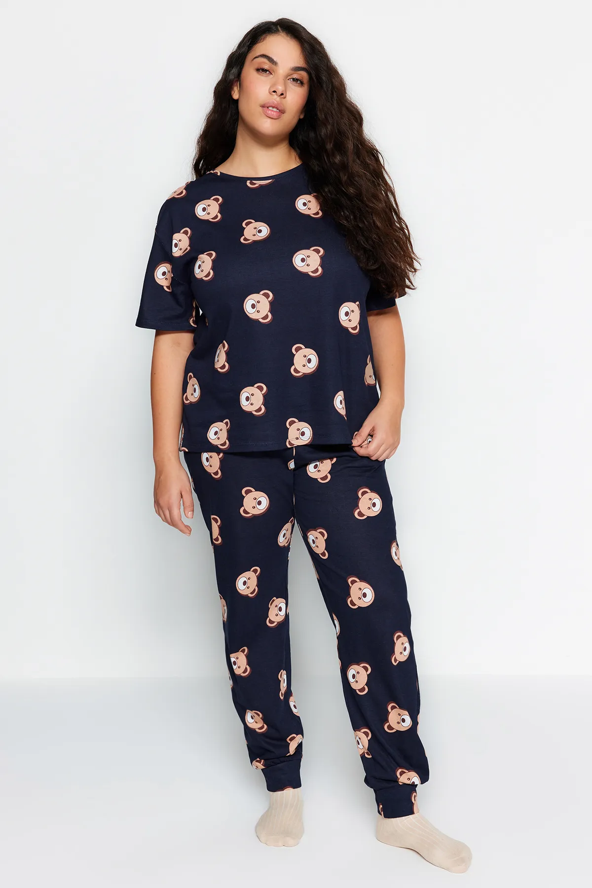 Trendyol Curve  Marineblaues Pyjama-Set aus Strick mit Teddybär-Muster TBBAW23AI00039