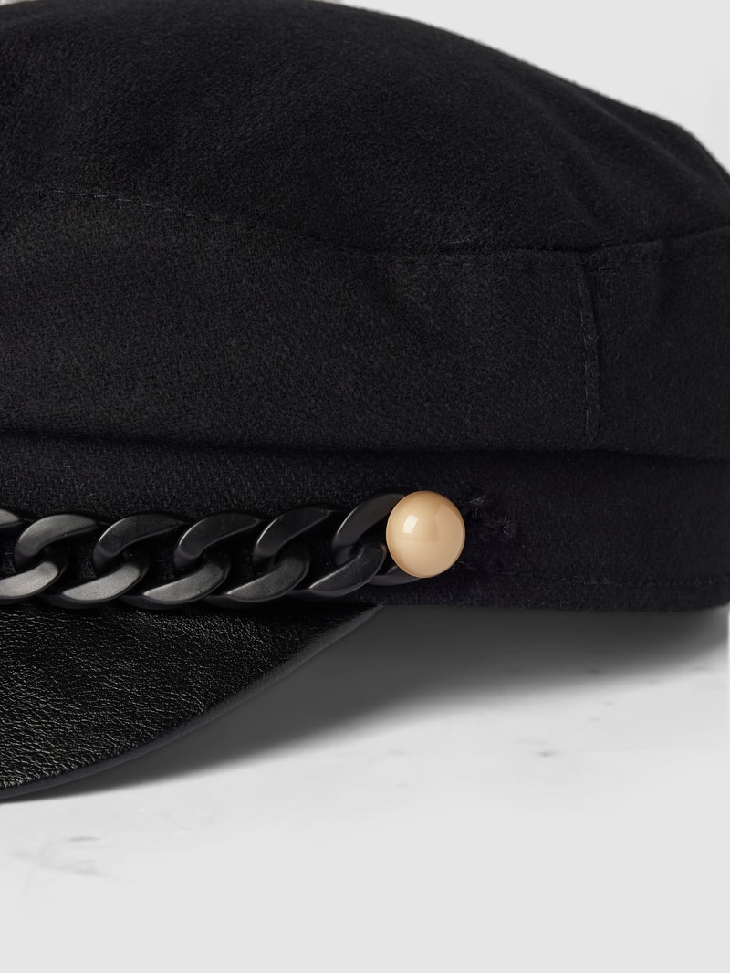 Hut mit Ketten-Detail Modell 'Captain' in schwarz