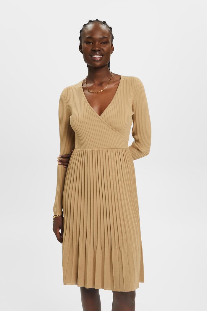 Plissiertes Wickelkleid mit langen Ärmeln