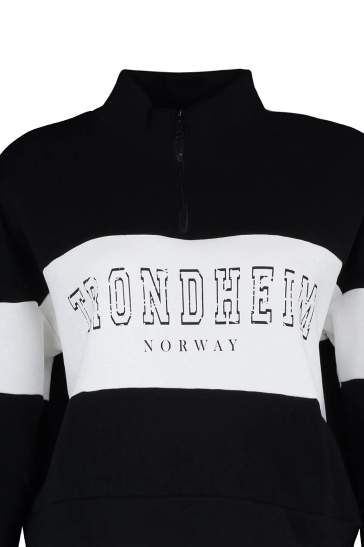 Trendyol Curve  Schwarzes Strick-Sweatshirt mit Farbblockierung, Reißverschluss und Stehkragen, dick, erhöht, TBBAW23AO00073