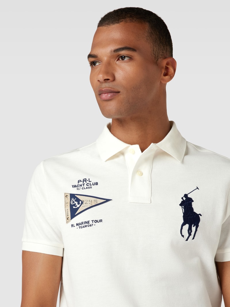 Poloshirt mit Patch in weiß