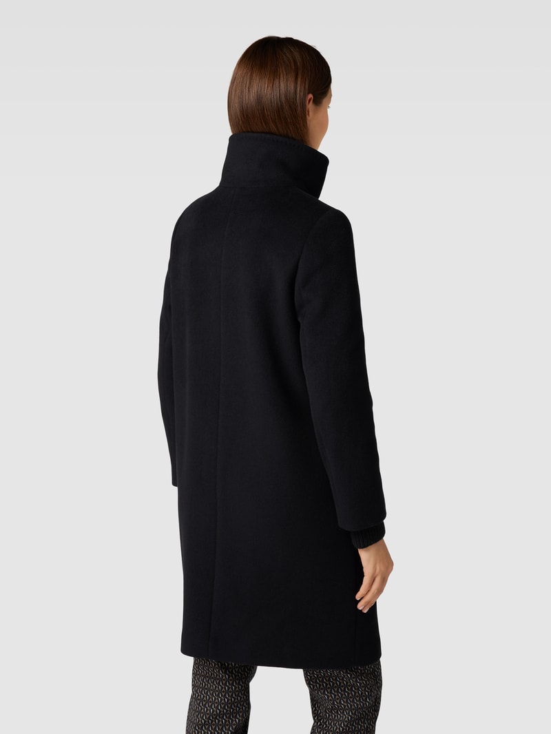 Mantel mit Eingrifftaschen in schwarz