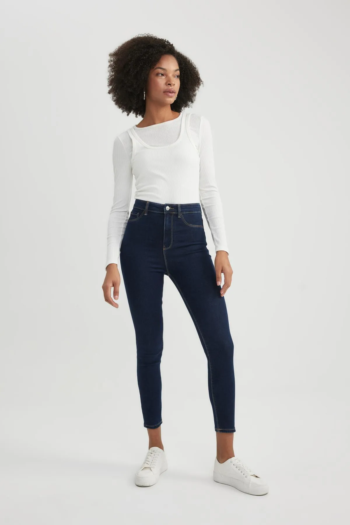DeFacto  Jegging Jeanshose mit hoher Taille und Knöchellänge und schmalem Bein B7498ax24sp