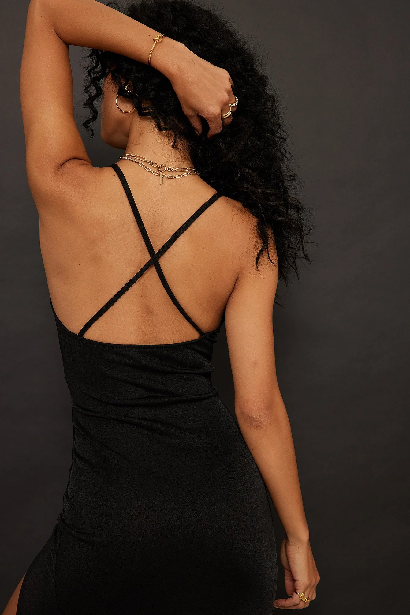 Träger-Detail Kleid mit hohem Schlitz