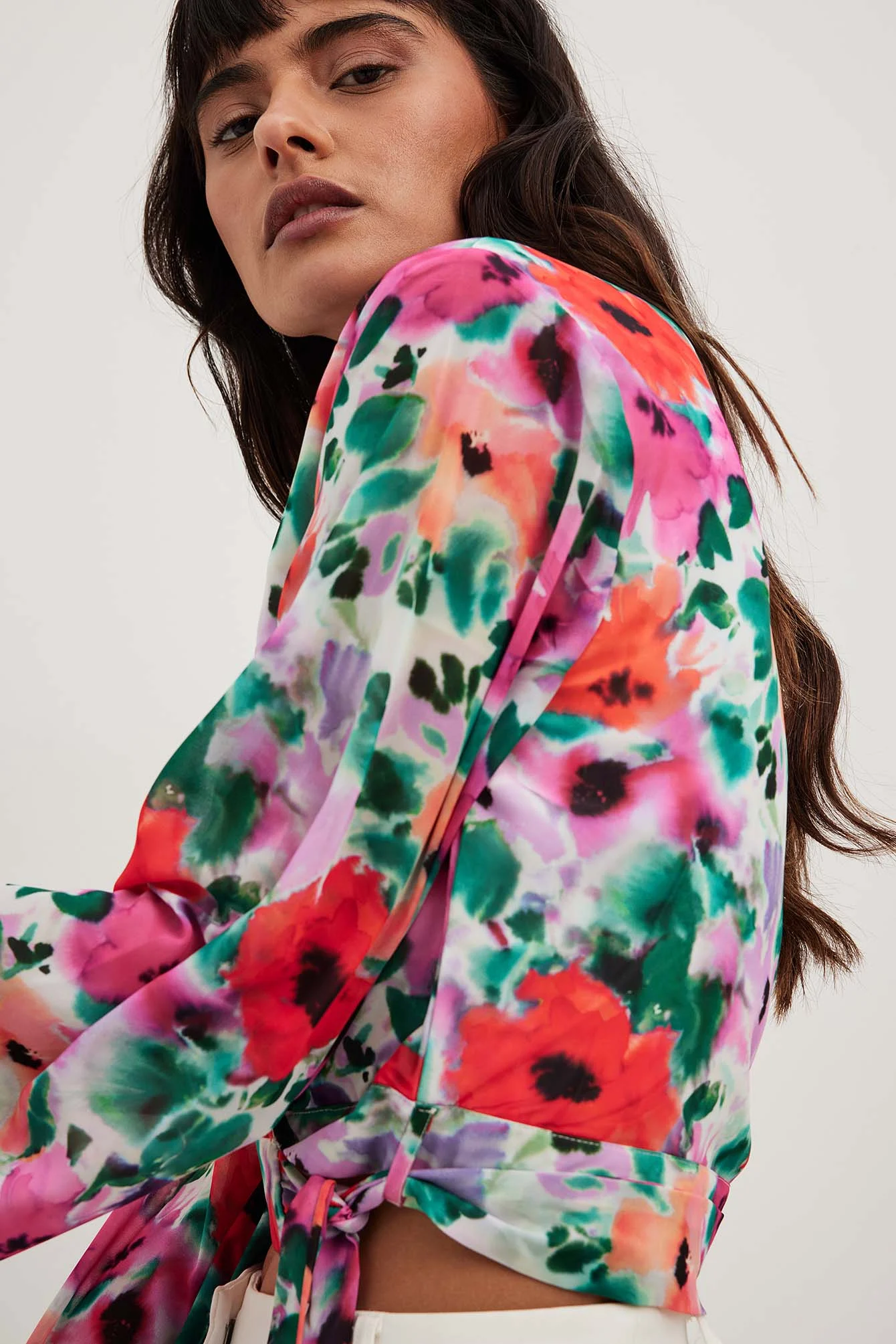 Bedruckte Chiffonbluse mit Trompetenärmeln