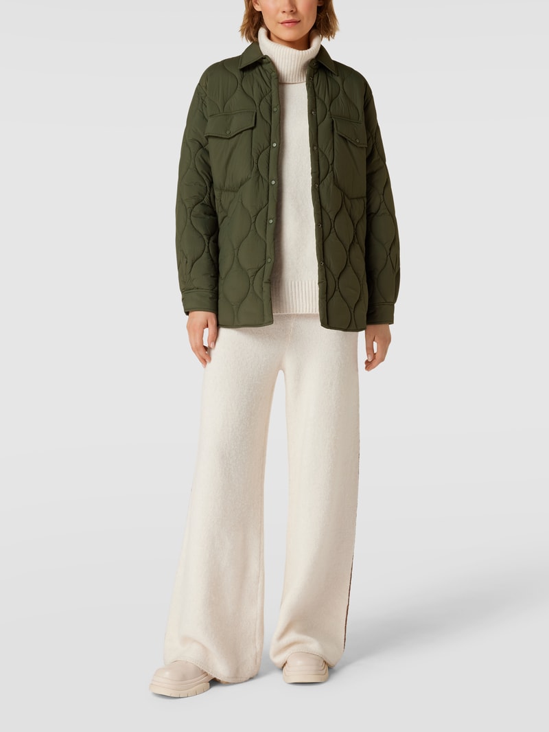 Steppjacke mit Pattentaschen in schilf