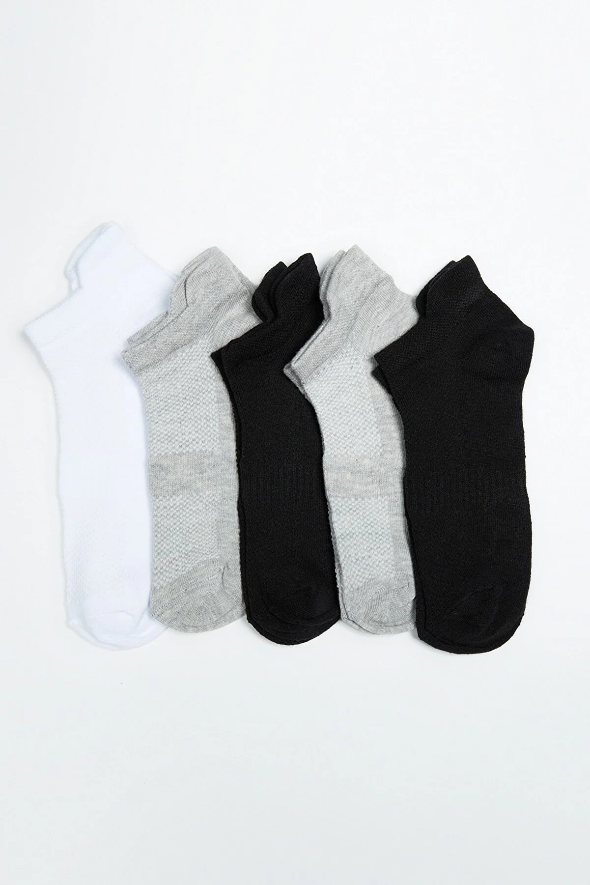 Trendyol Collection  Graue Baumwoll-Sportsocken im 5er-Pack TWOAW20CO0011