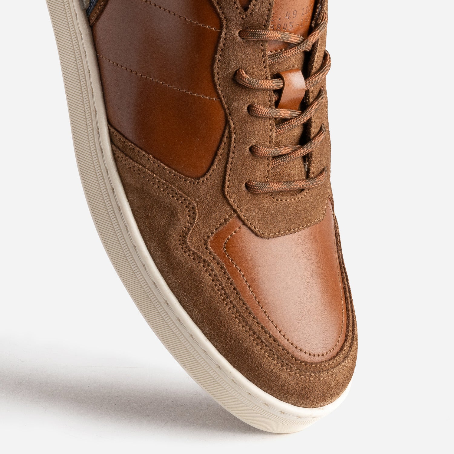 Tennis éco-conçue camel mix matière