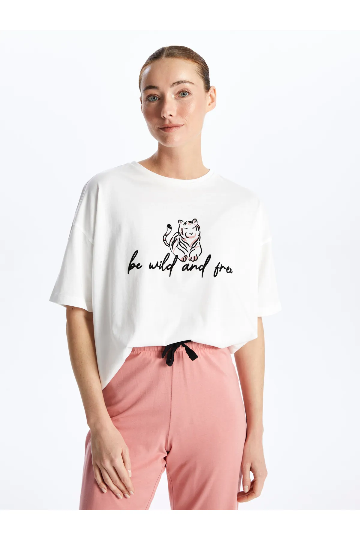 LC Waikiki  Bedrucktes, kurzärmliges Damen-Pyjama-Set mit Rundhalsausschnitt