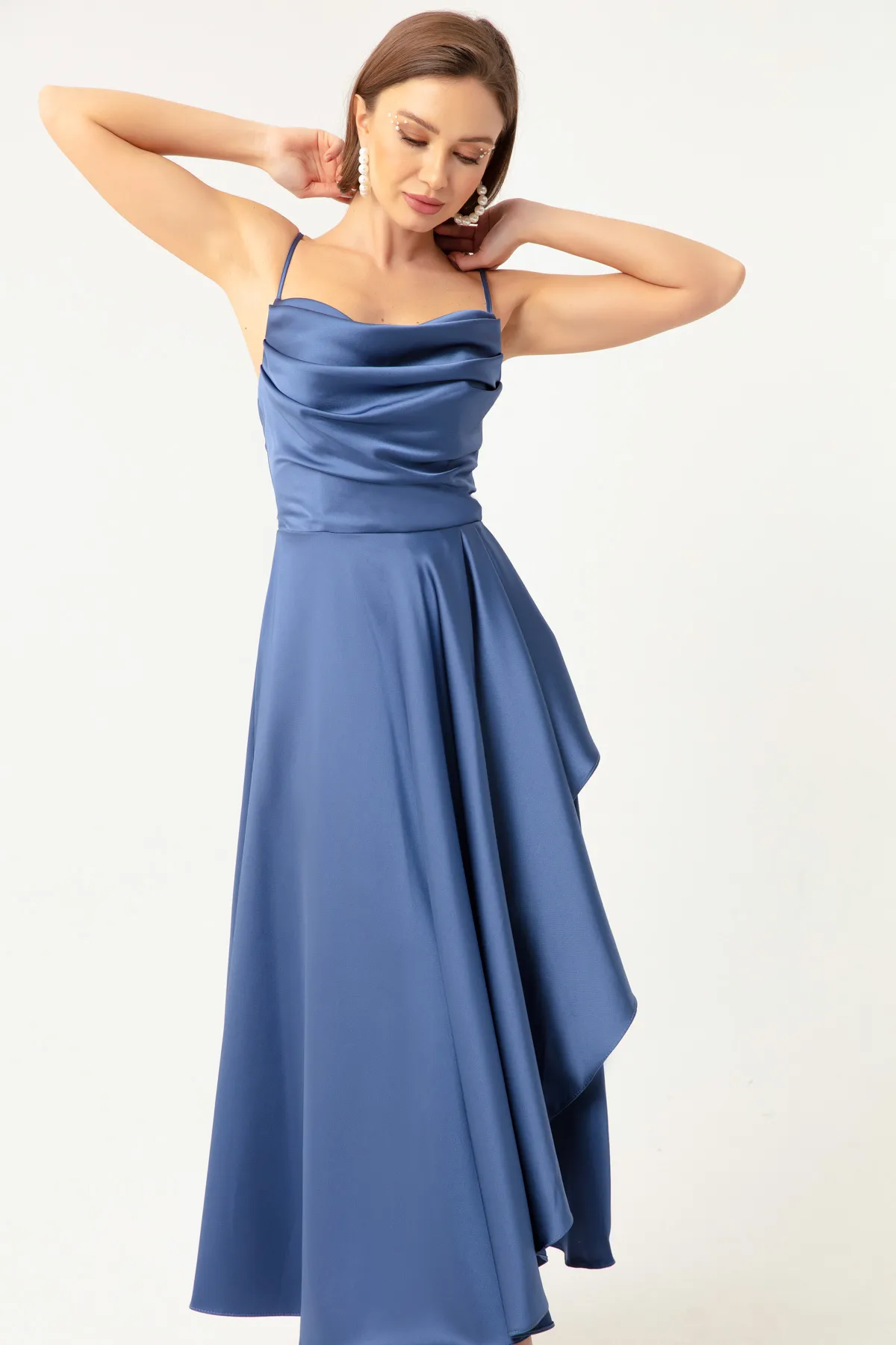Lafaba  Damen-Abendkleid und Abschlusskleid in Indigo-Optik mit Volant und Schlitz in Midi-Länge aus Satin