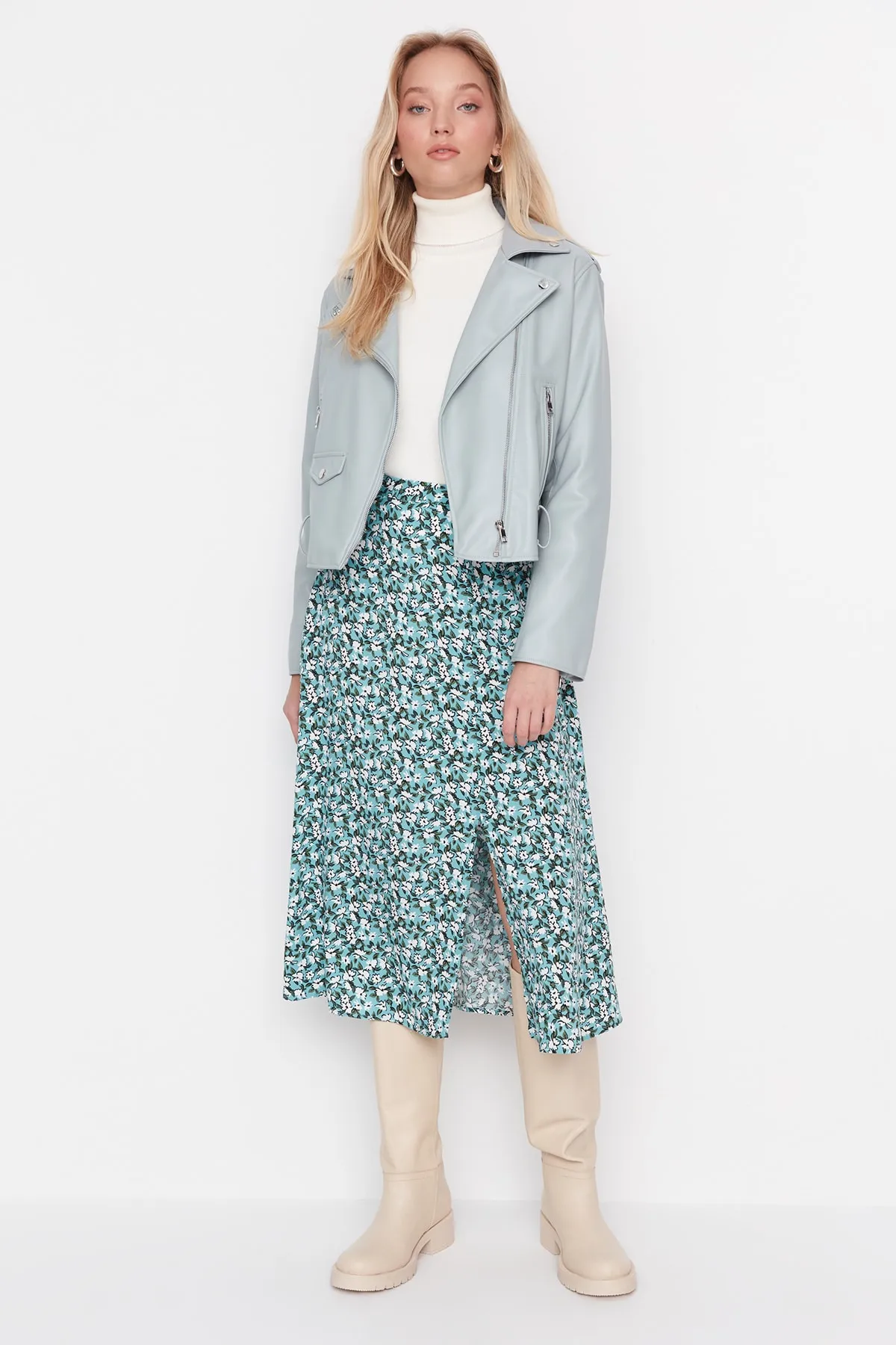 Trendyol Collection  Grüner gewebter Midirock aus Viskosestoff mit Schlitzdetail und Blumenmuster TWOSS20ET0230