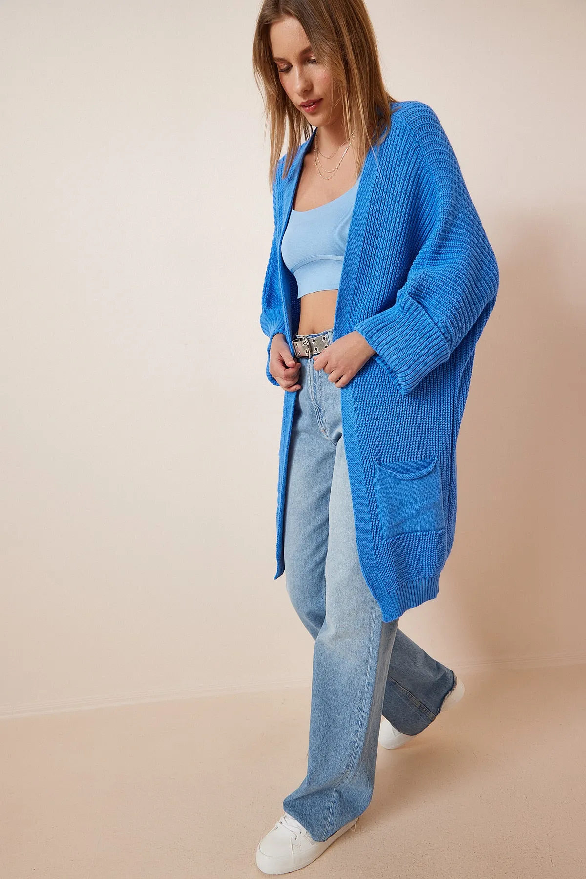 Happiness İstanbul  Übergroße Strickjacke mit langen Taschen für Damen in Blau AS00003H
