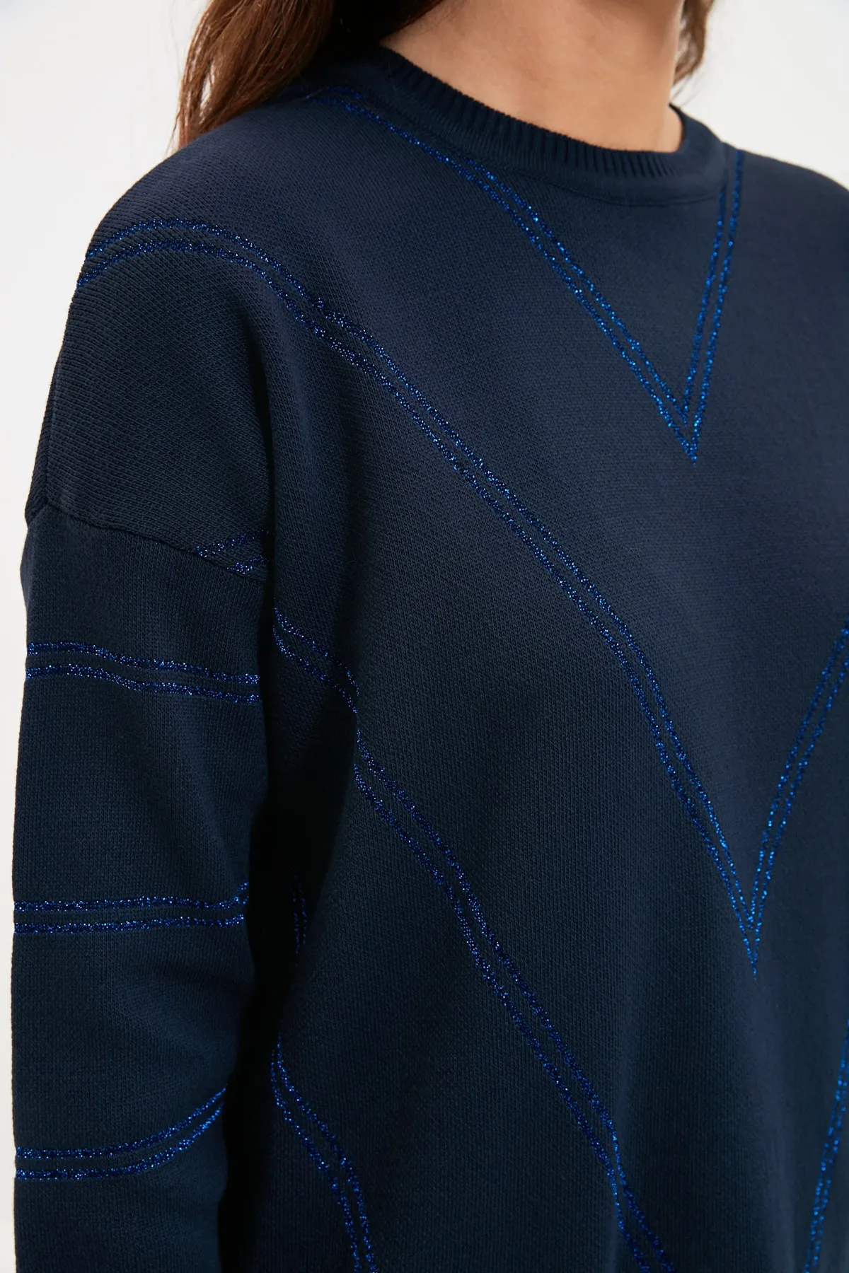 Trendyol Modest  Marineblauer glitzernder langer Strickpullover TCTAW22AK0129