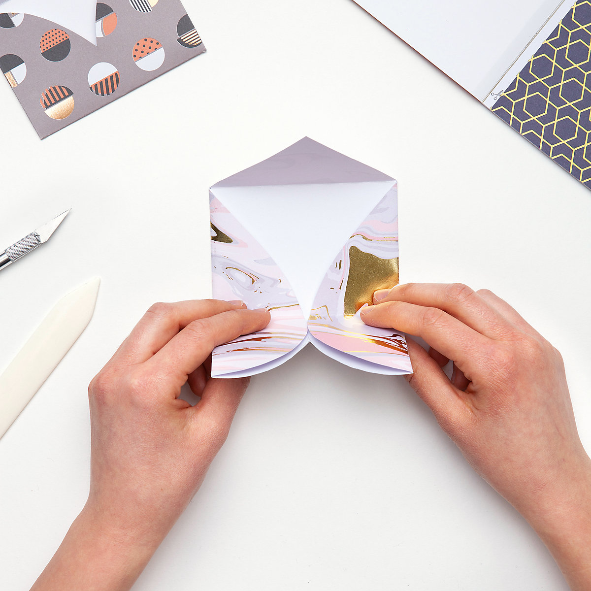 Designpapierblock HOTFOIL III 165g/m², DIN A4, 12 Blatt, 12 Motive sortiert