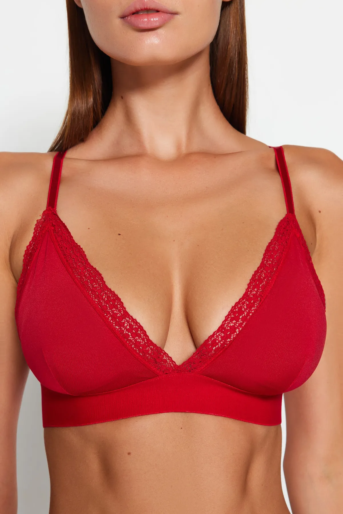 Trendyol Collection  Roter Bralette-Strick-BH mit Spitzendetail aus Polyamid und überzogenen Seilträgern THMAW24SU00011