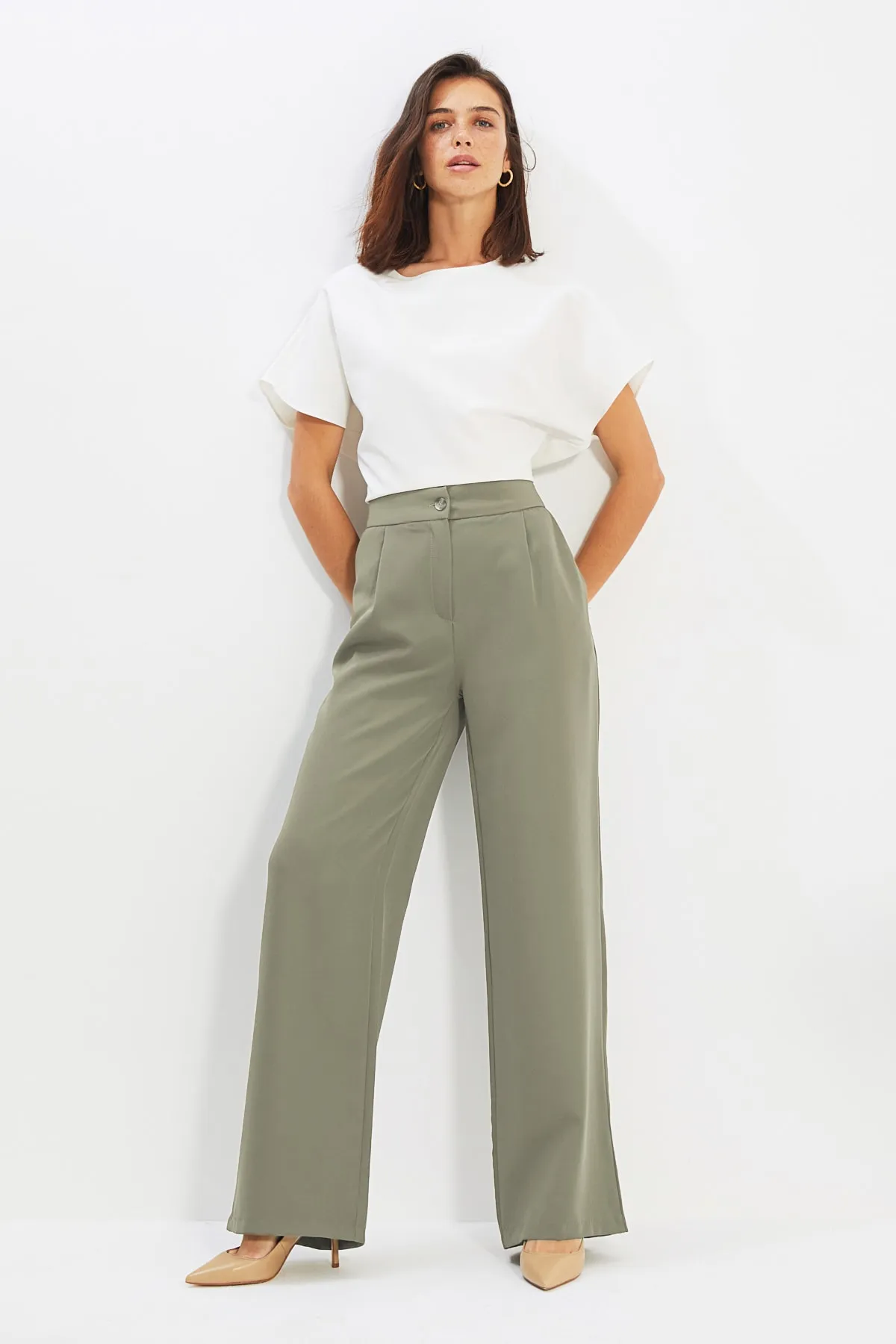 Trendyol Collection  Helle Khaki-Hose mit weitem Bein/Webhose mit weitem Bein TWOAW22PL0139