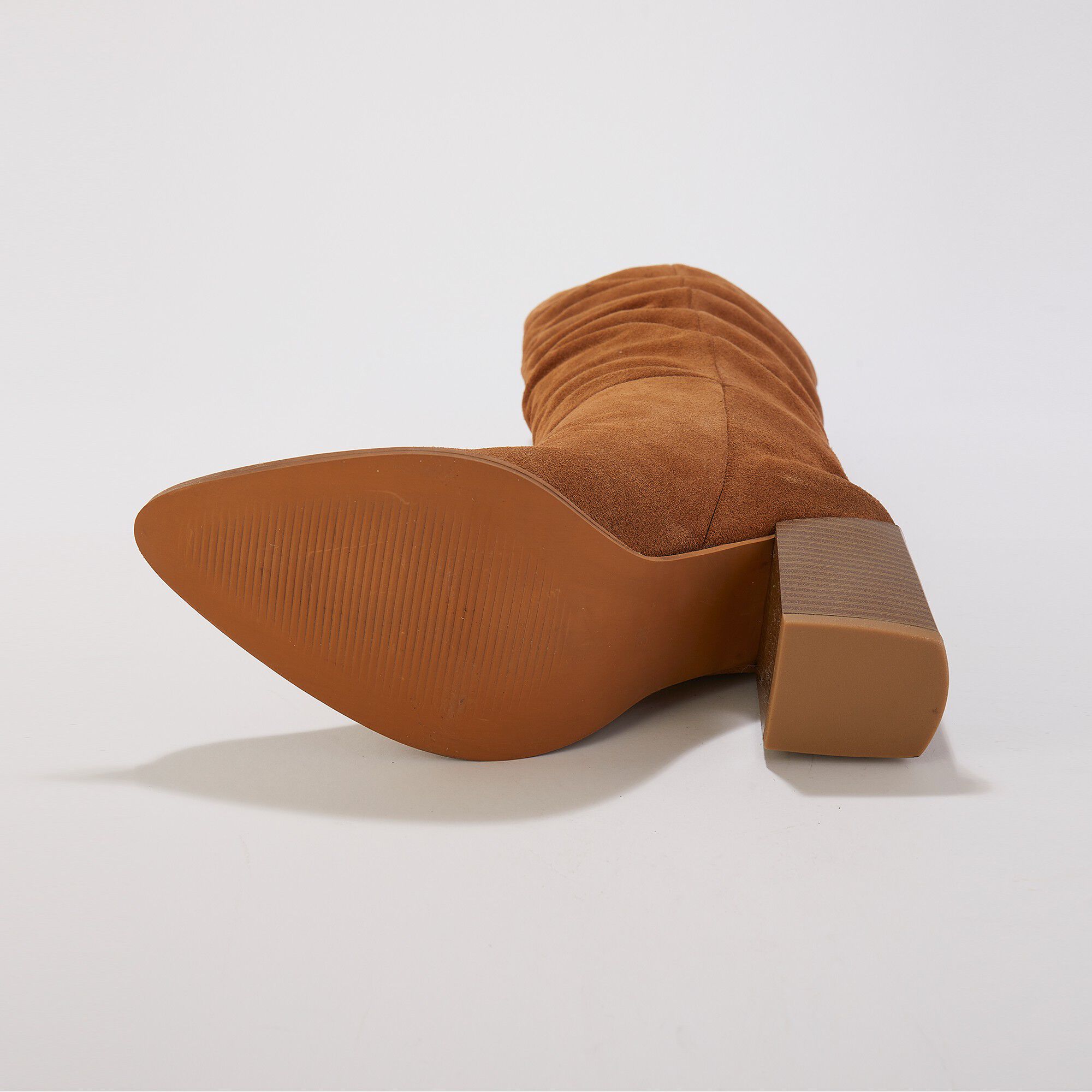 Bottes plissées à talon, croûte de cuir