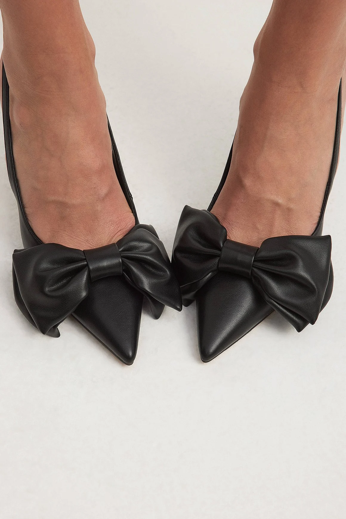 Pumps mit großer Schleife