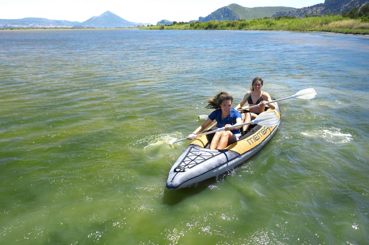 PureHaven Aqua Marina Kajak 330x90 cm für 1 Person mit Luftsitz verstellbarer Lehne Transporttasche Reparaturset und Handpumpe strapazierfähig Orange/Anthrazit