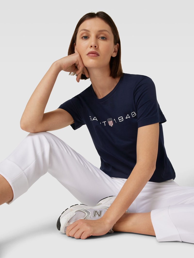 T-Shirt mit Label-Print in marineblau