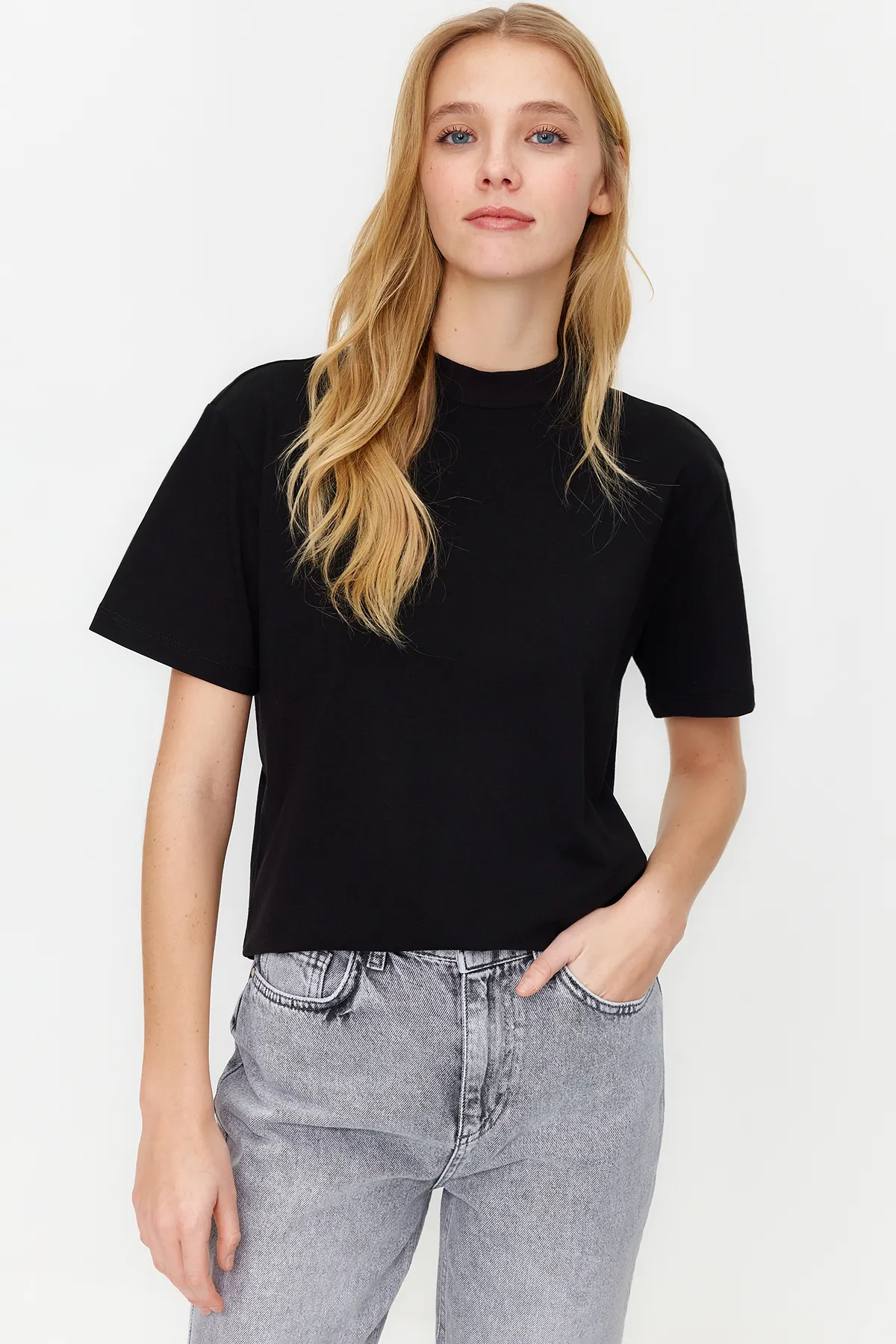 Trendyol Collection  2er-Pack Basic-Strick-T-Shirts mit Stehkragen in Schwarz-Grau-Melange TWOSS20TS1500