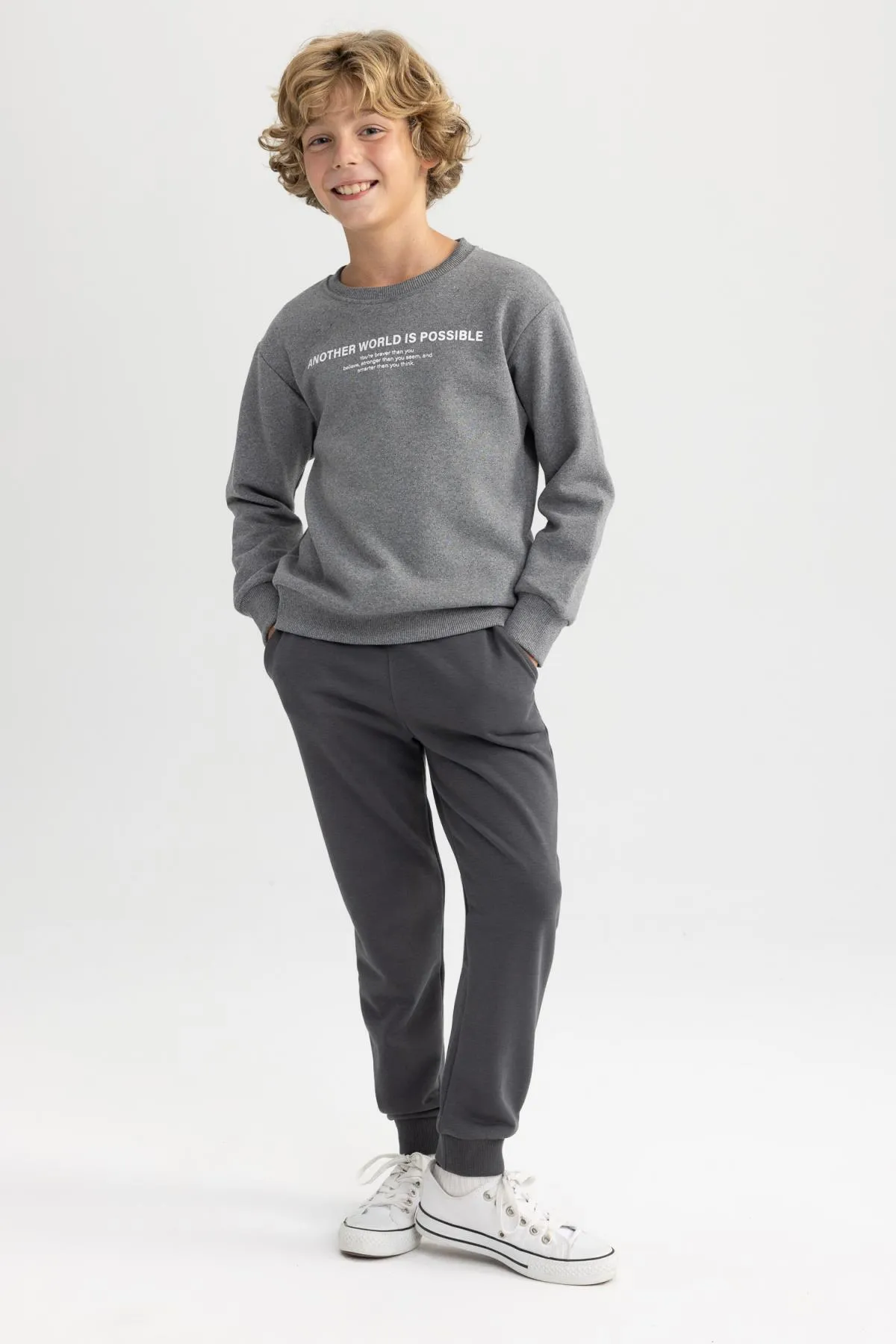 DeFacto  Dickes Jungen-Sweatshirt mit Rundhalsausschnitt