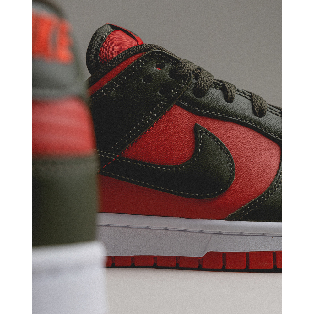 Nike Dunk Low Retro DV0833-600 / grün