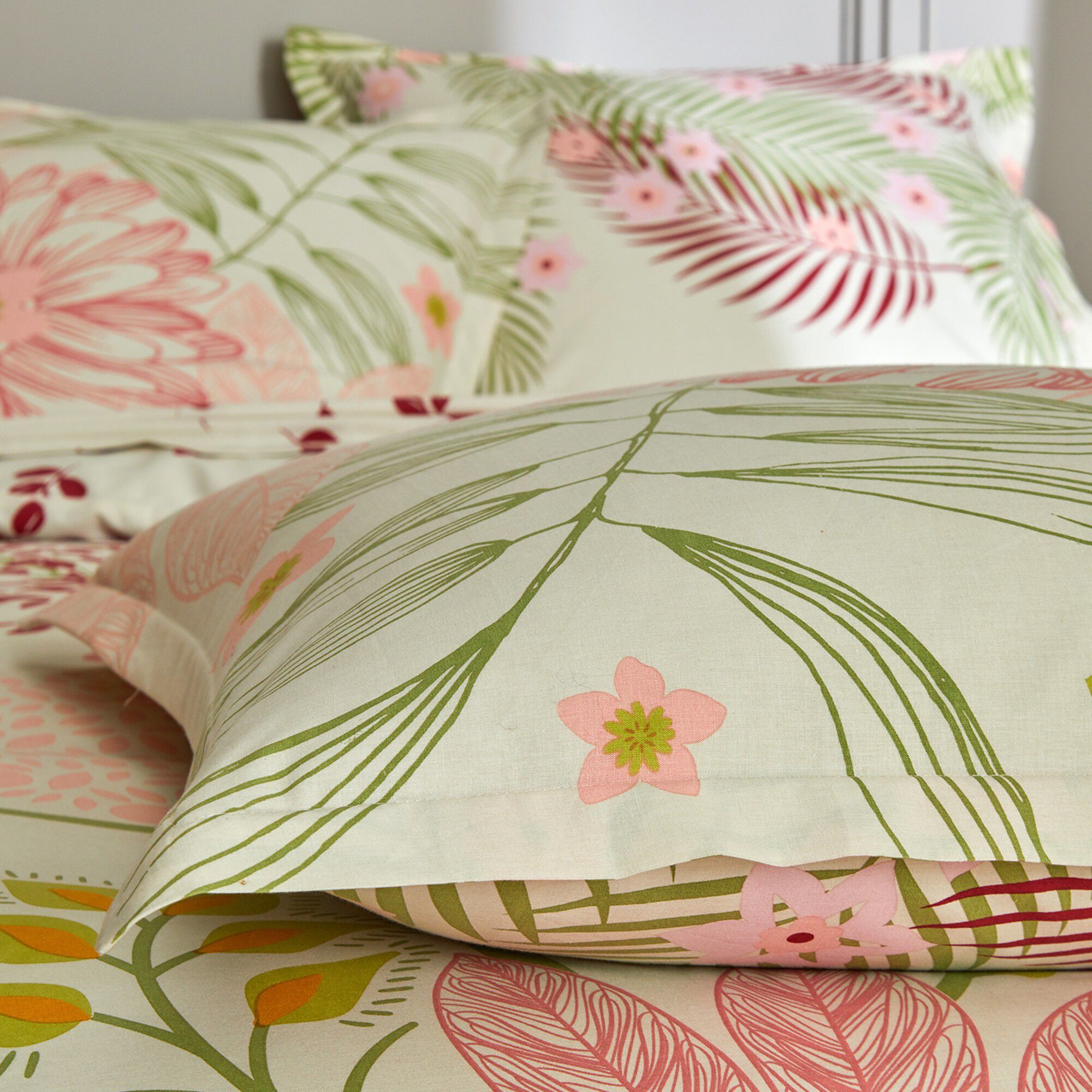 Linge de lit Eglantine en coton imprimé végétal