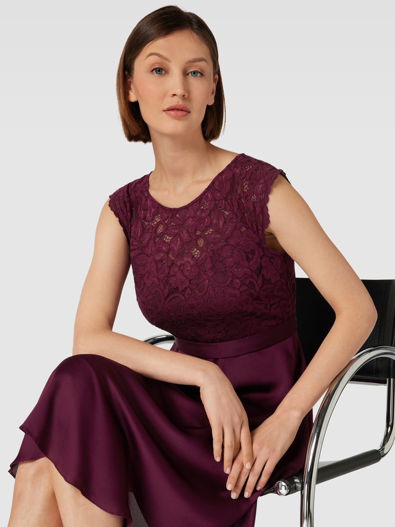 Cocktailkleid mit floraler Spitze in bordeaux rot