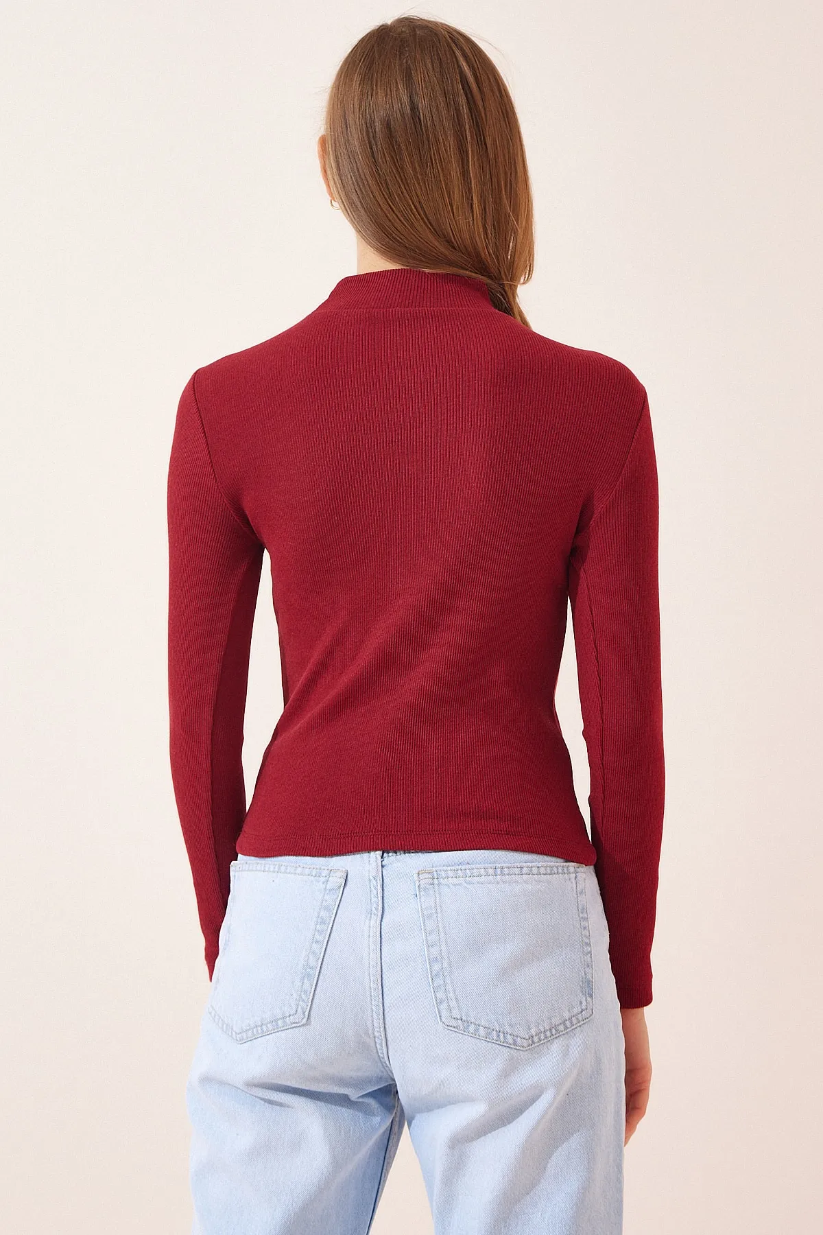 Happiness İstanbul  Damen-Bluse aus schnurgebundenem Strick mit Ausschnitten in Burgunderrot GT00065
