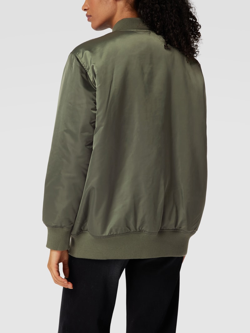 Jacke mit seitlichen Eingrifftaschen in schilf