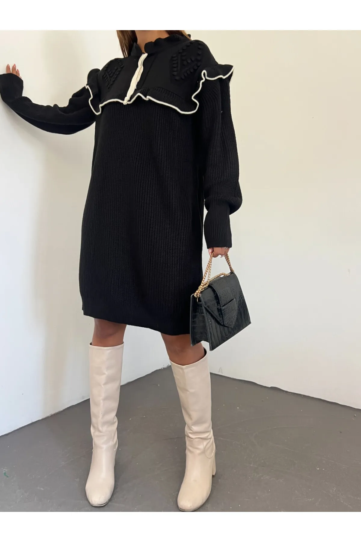 Modamorfo  Stricktunika mit Spitze und Rüschenkragen