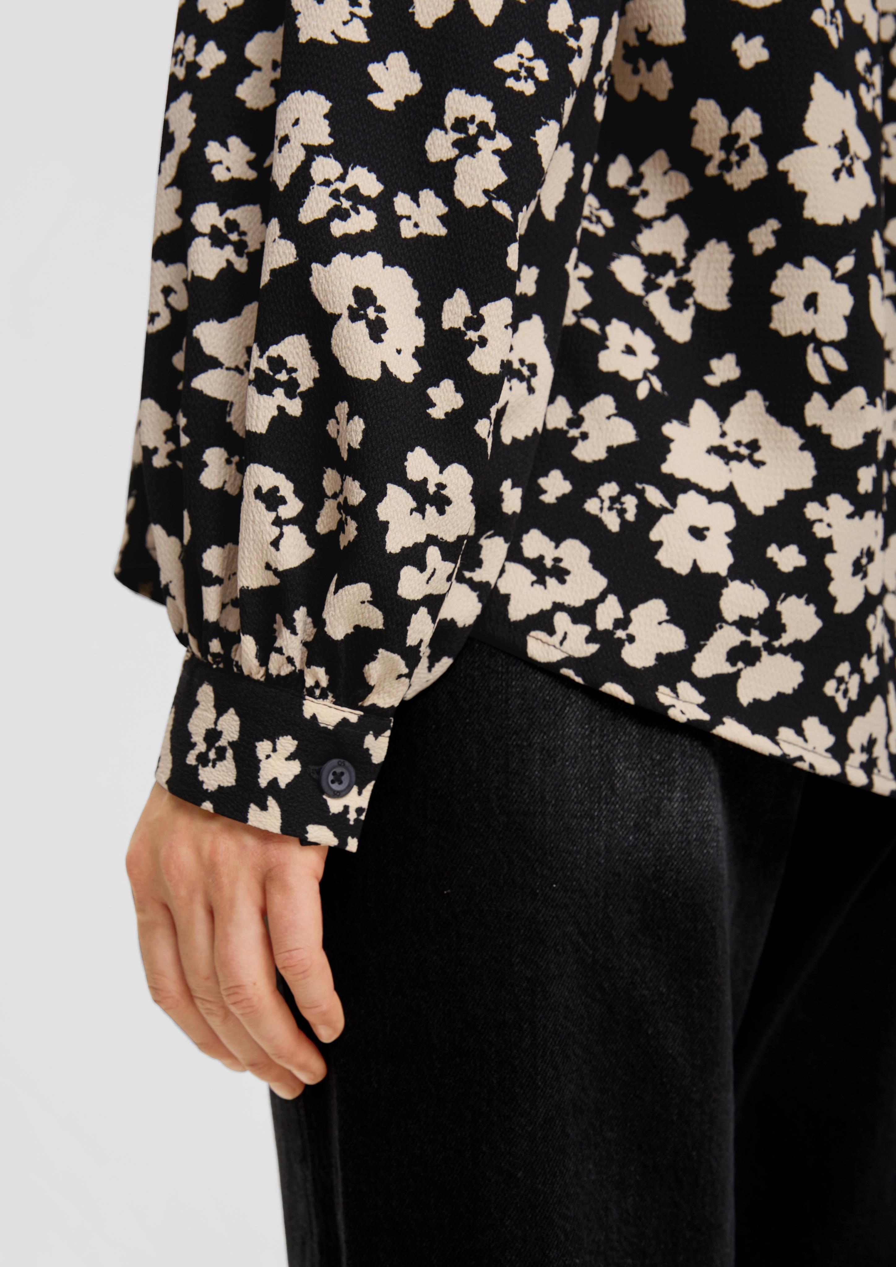 Crêpe-Bluse mit Allover-Print  2133449-99A0