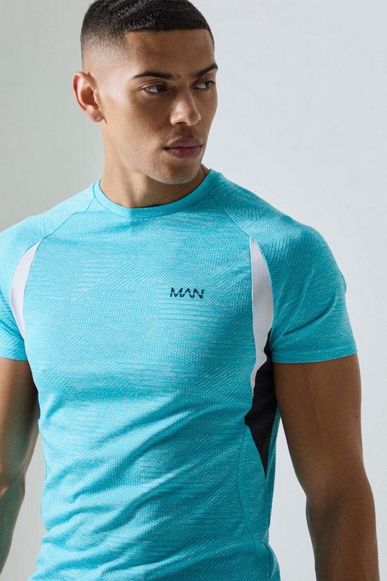 Man Active Jacquard Muscle-Fit T-Shirt