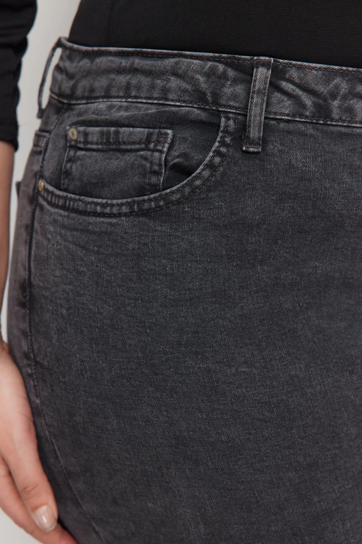 Trendyol Curve  Graue, dehnbare Skinny-Jeans mit hoher Taille TBBSS22JE00007