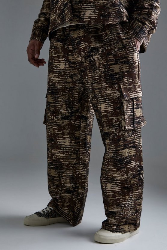 Plus Textured Camo Relaxed Cargo Trouser