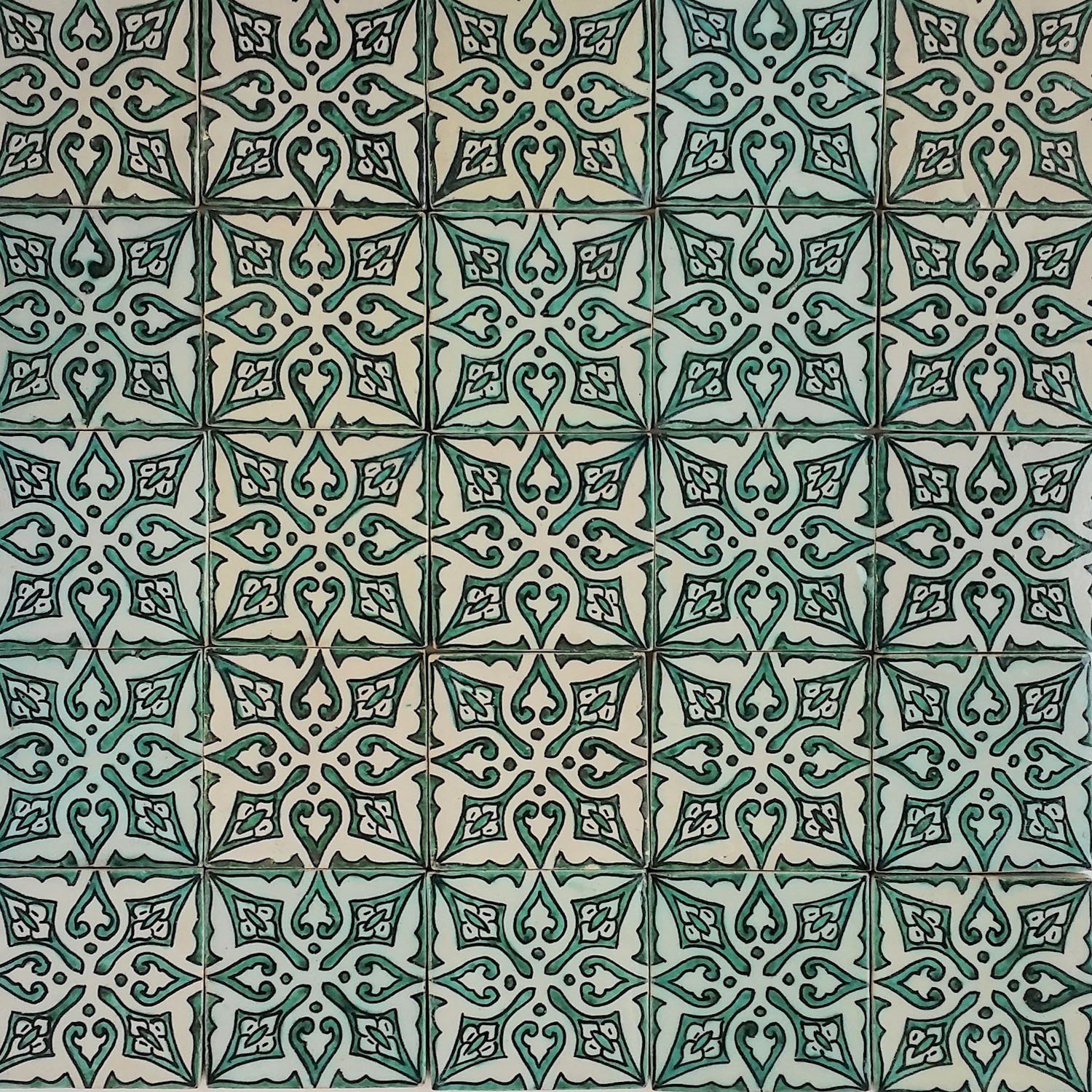 Casa Moro Ton Wandfliese Orientalische Keramikfliese Sara grün weiß handbemalte Fliese, 10x10, Grün und Beige, Kunsthandwerk aus Marrakesch, Wandfliese für schöne Küche Dusche Badezimmer, HBF8021