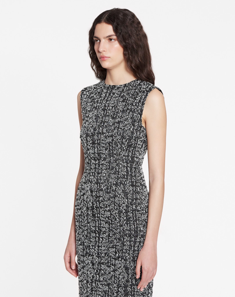 ROBE COURTE SANS MANCHES