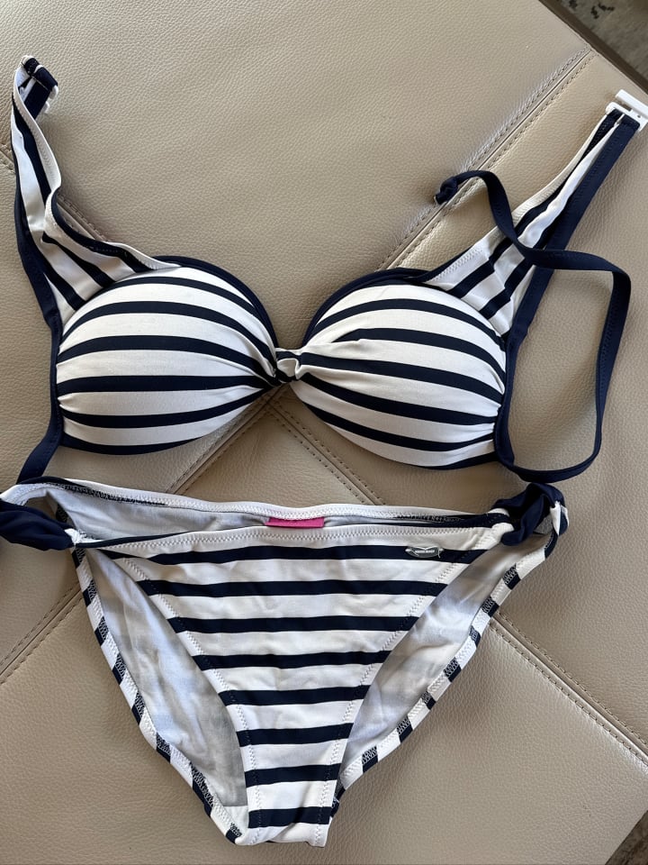 Venice Beach Bikini in Weiß/ Dunkelblau günstig kaufen 40C-Cup