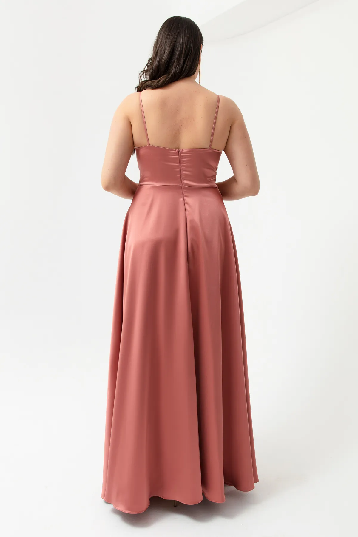 Lafaba  Langes Abendkleid und Abschlusskleid aus Satin für Damen in Lachsfarben mit Seilriemen in Übergröße