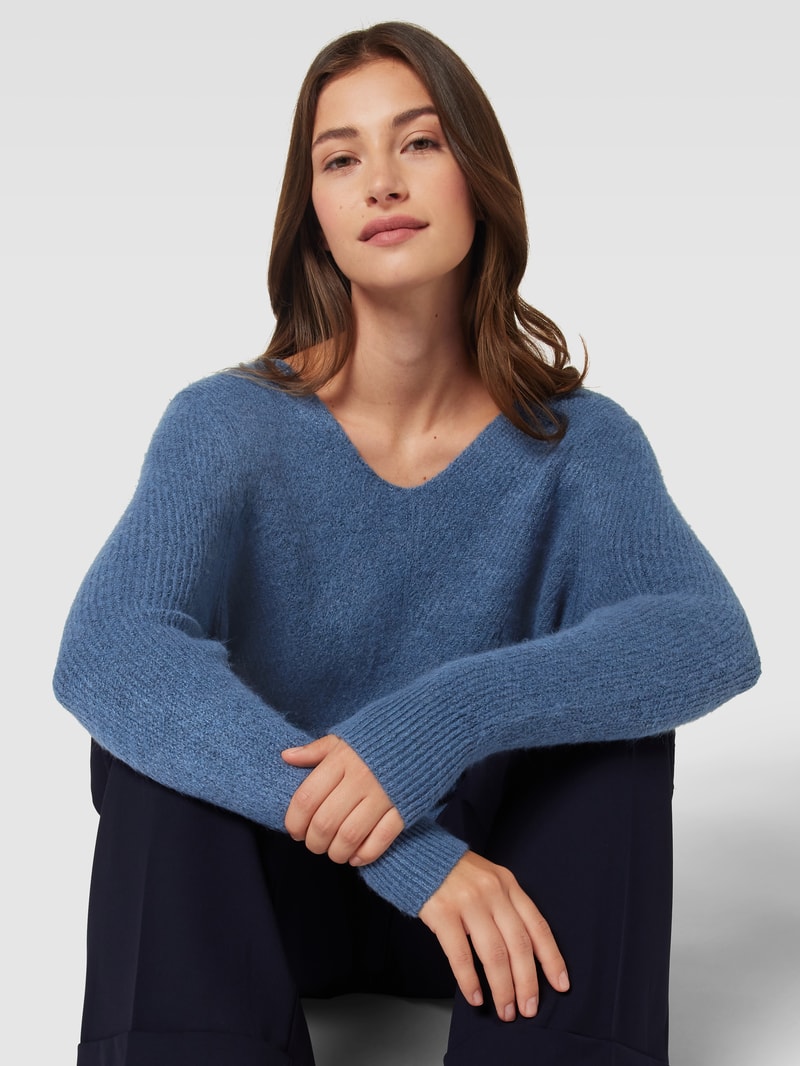 Strickpullover mit U-Boot-Ausschnitt in rauchblau meliert