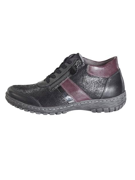 Schnürschuhe