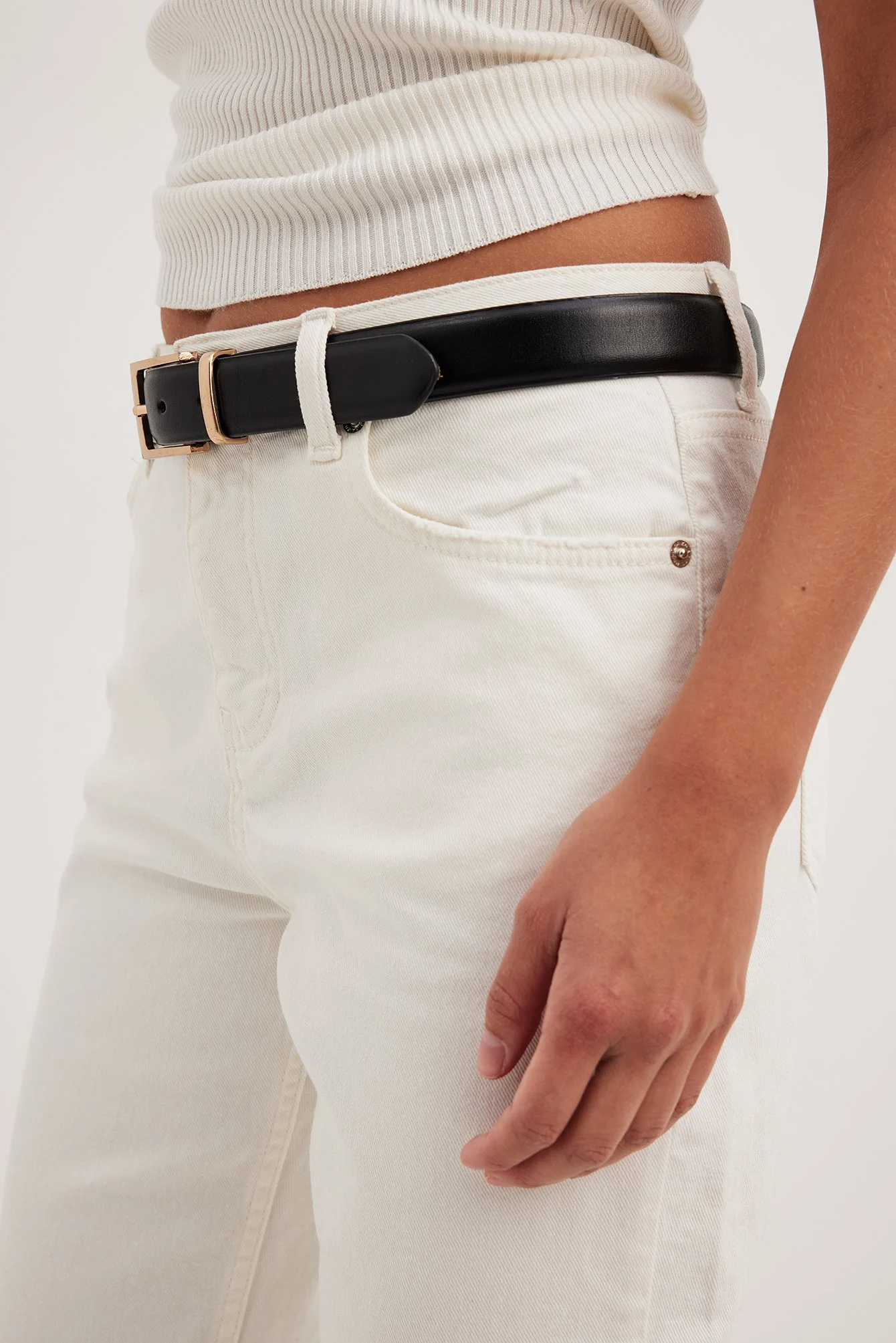 Jeans mit schmalem Bein und mittlerer Taille