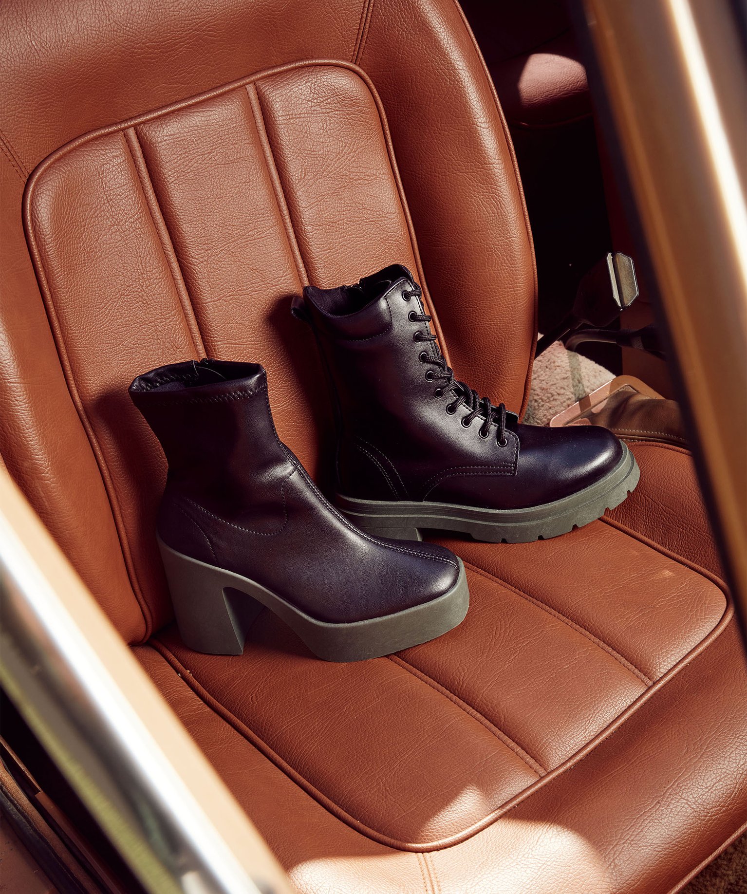 Bottines femme unies à lacets et semelle crantée noir | GEMO