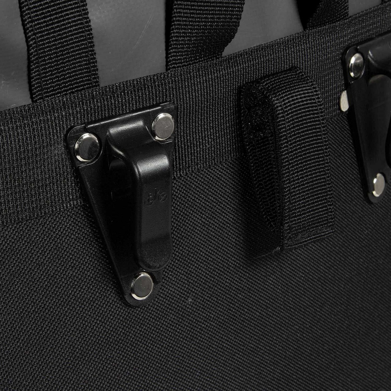 TOM JOULE Handtaschen schwarz